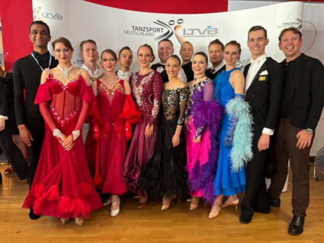 Das Team TTC bei der Bayerischen Meisterschaft Hauptgruppe D bis A Standard 2026 mit TTC-Clubtrainer Standard Michael Sørensen.